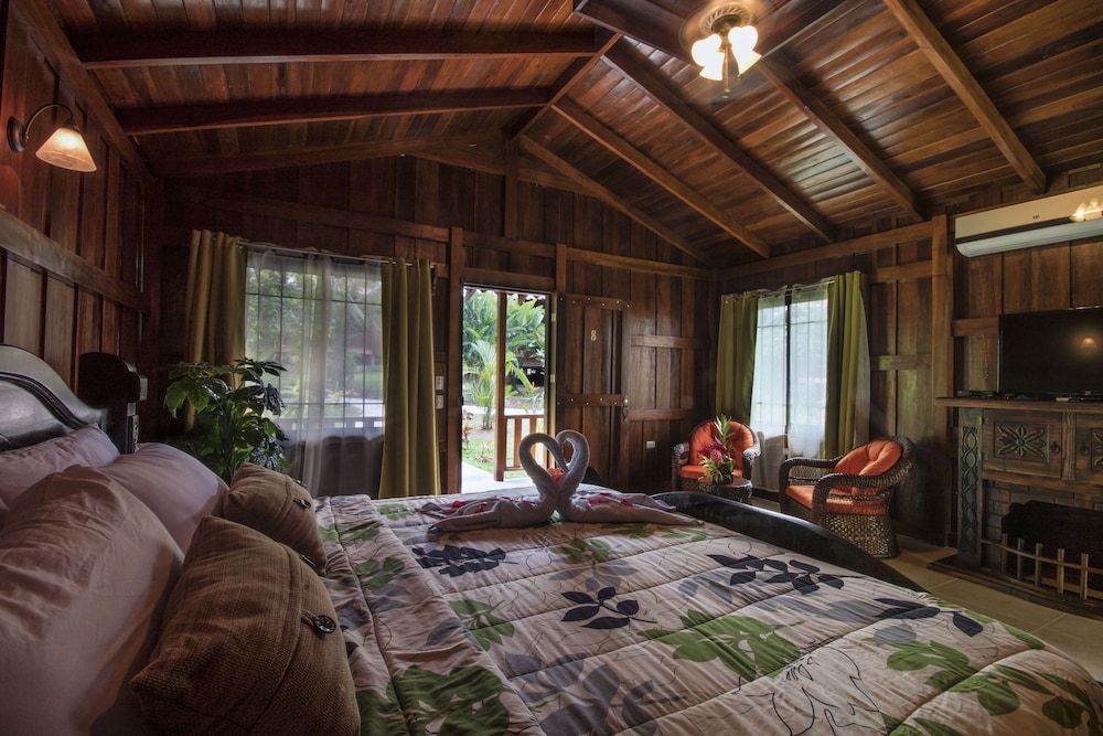 Hotel Rancho Cerro Azul Deluxe Room, 1 King Bed 12