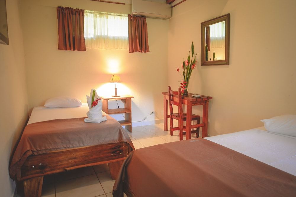 Hotel Cerro Lodge Standard Triple Room 3