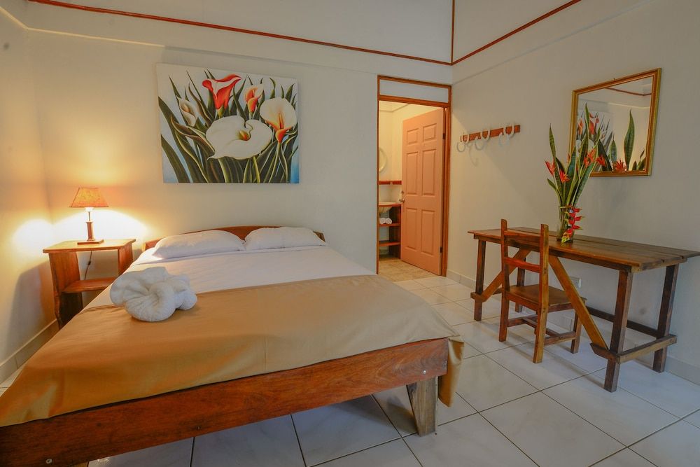 Hotel Cerro Lodge Standard Triple Room 5