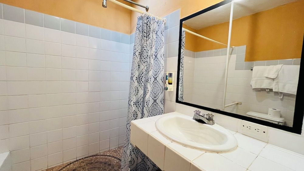 Lake Arenal Brewery & Resort Standard Lake View Jungle Room 9