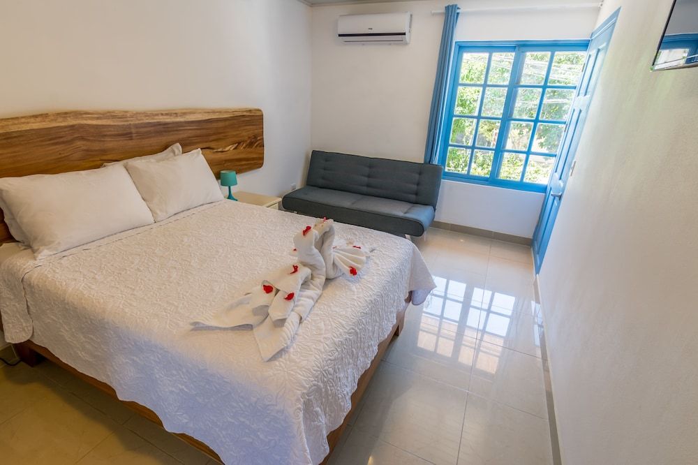 Hotel Ibiza Classic Room, 1 Queen Bed, Garden View 3