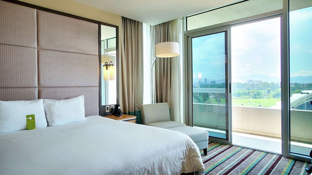 Hilton Garden Inn San Jose La Sabana King, Basic Room, 1 King Bed, Non Smoking, Balcony 2