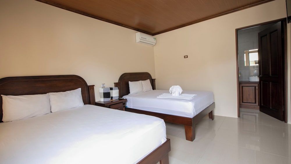 Economy Room