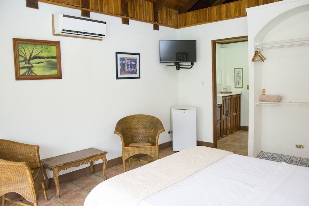 Hotel Villa Acacia Superior Double Room, 1 King Bed 3