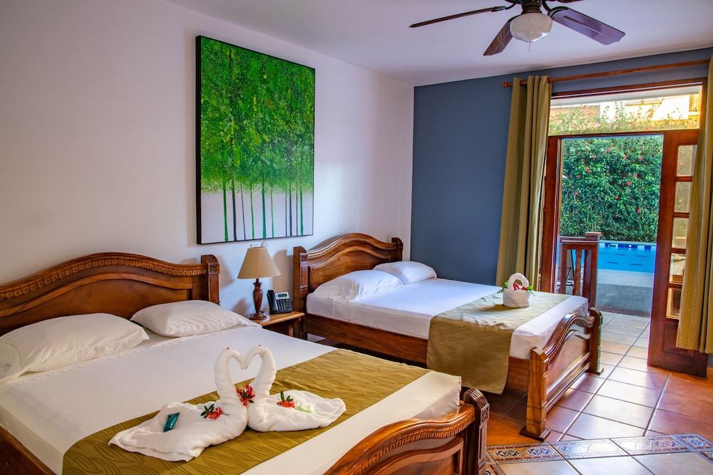 Hotel South Beach Deluxe Double Room, 2 Queen Beds, Partial Ocean View, Poolside