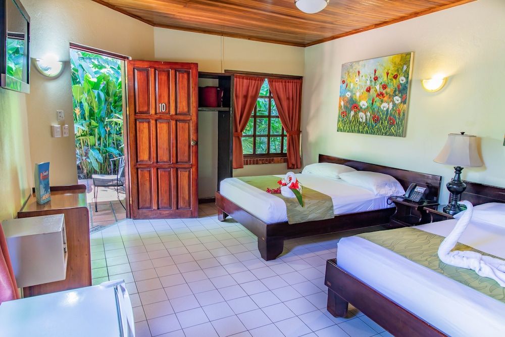 Hotel South Beach Double Room, 2 Double Beds, Garden View, Garden Area 5