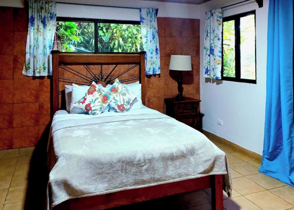 Eden Atenas Traditional Room 2