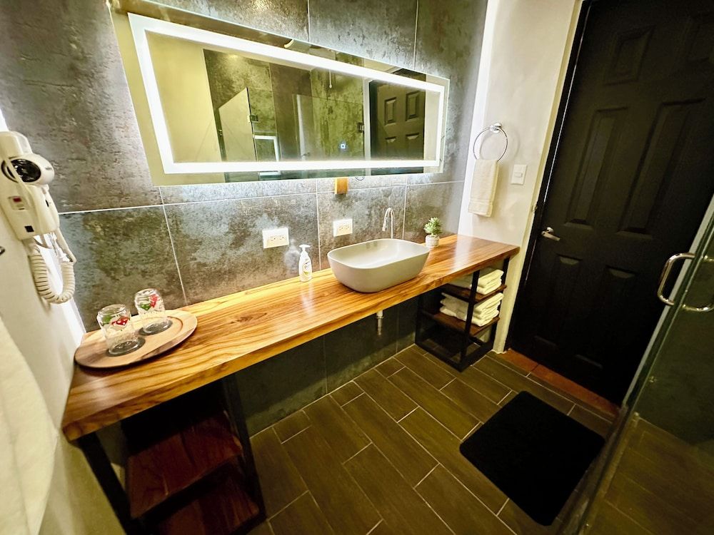 Jungle Beach Hotel Manuel Antonio Monkey Siute 8