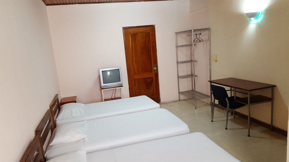 Hotel Primavera Standard room with air-conditioning 2