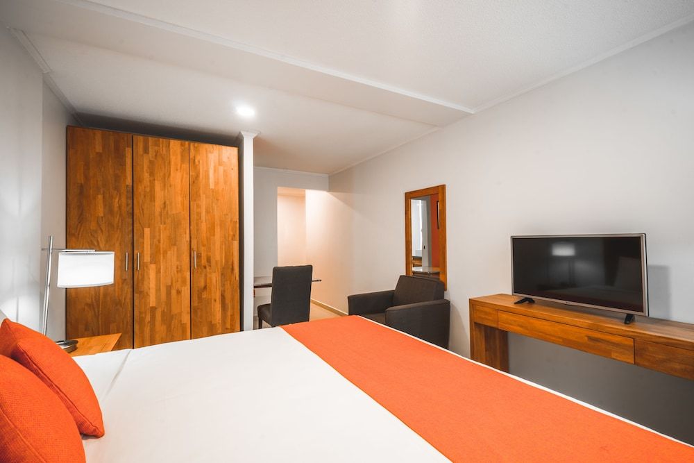 Majestic City Suites & Beach Hotel Signature Suite, 1 King Bed, Kitchenette 15