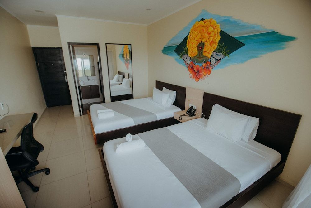 Curaçao Airport Hotel Deluxe Double Room, 2 Queen Beds, Balcony 3
