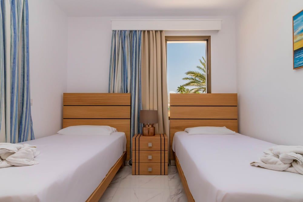 Rododafni Beach Apartments Apartment, 2 Bedrooms, Sea View 3