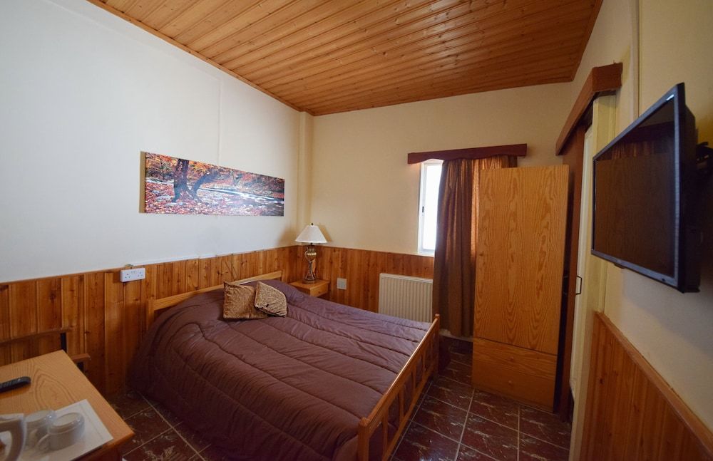Christys Palace Hotel Double Room 9