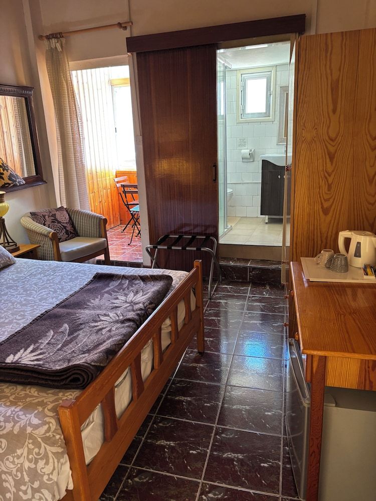 Christys Palace Hotel Double Room 6
