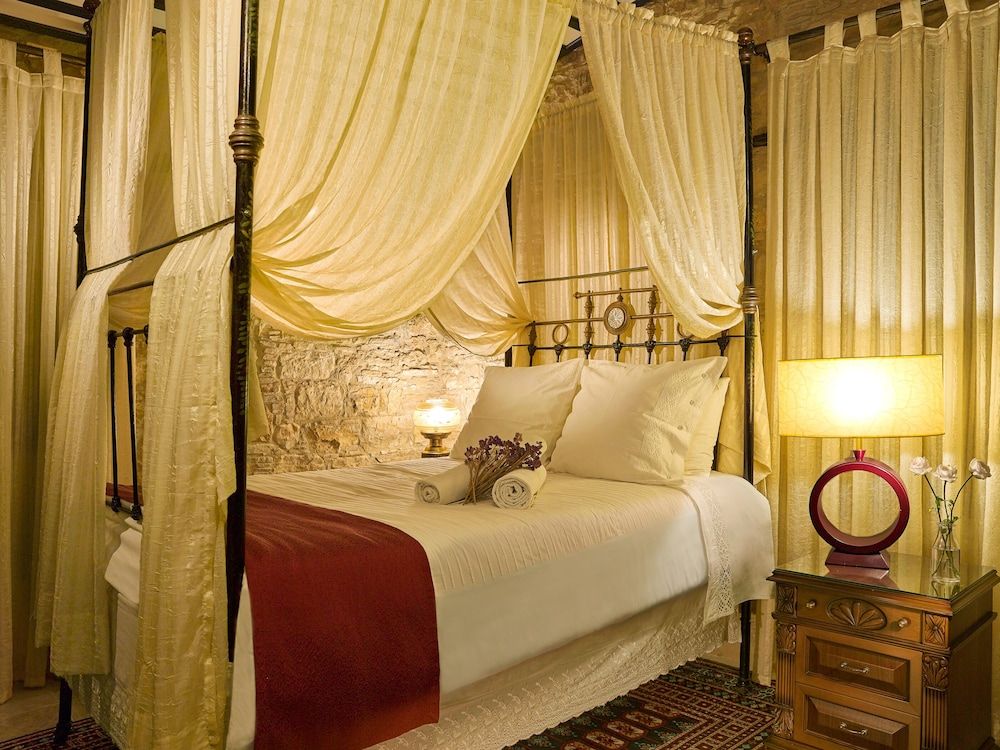 Luxury Suite, Fireplace (Anogeio)