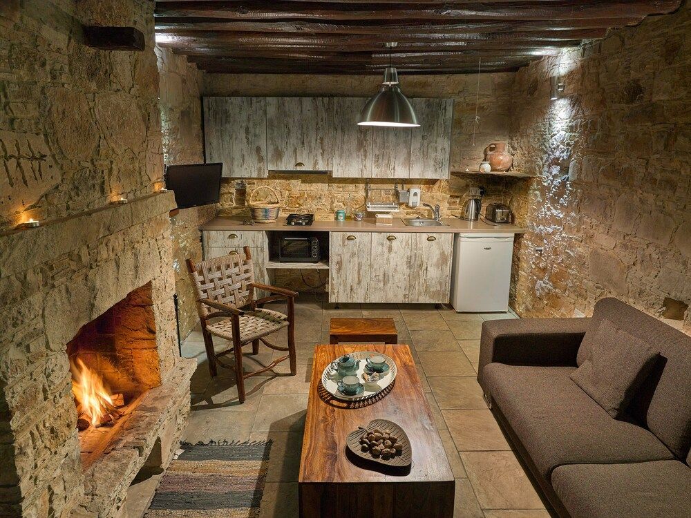 Oinoessa Traditional Boutique Houses Junior Suite (Sospitos) 3