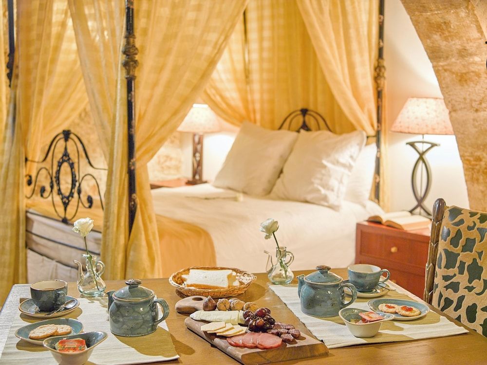 Luxury Suite, Fireplace (Anogeio)