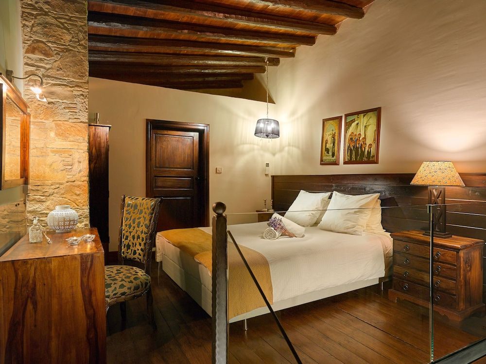 Oinoessa Traditional Boutique Houses Junior Suite (Sospitos)