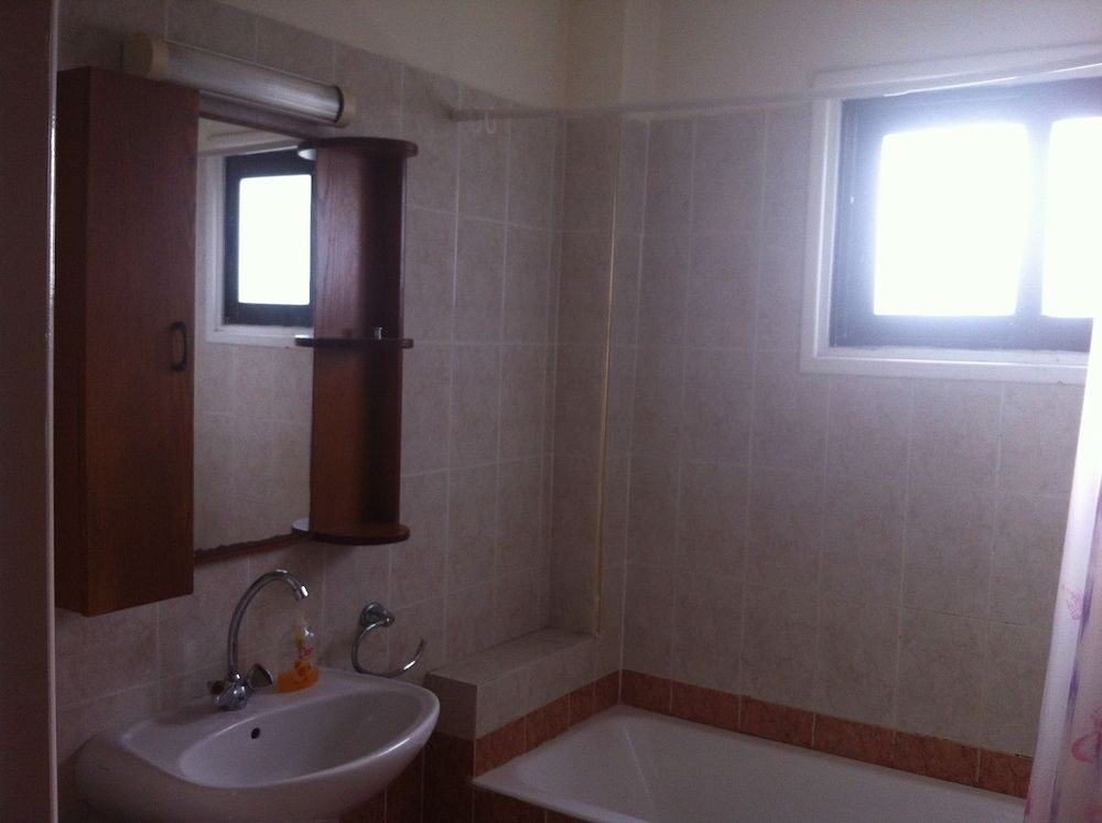 Zakos Court Apartments Studio 7