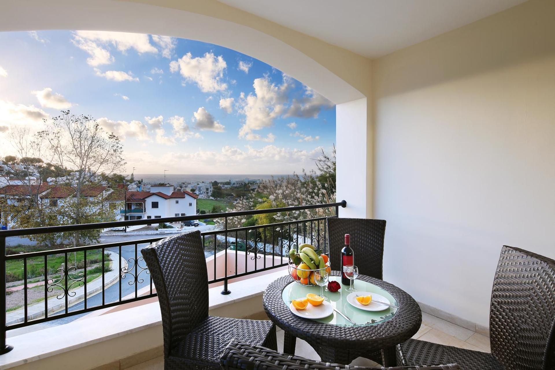 One-Bedroom Apartment with Sea View