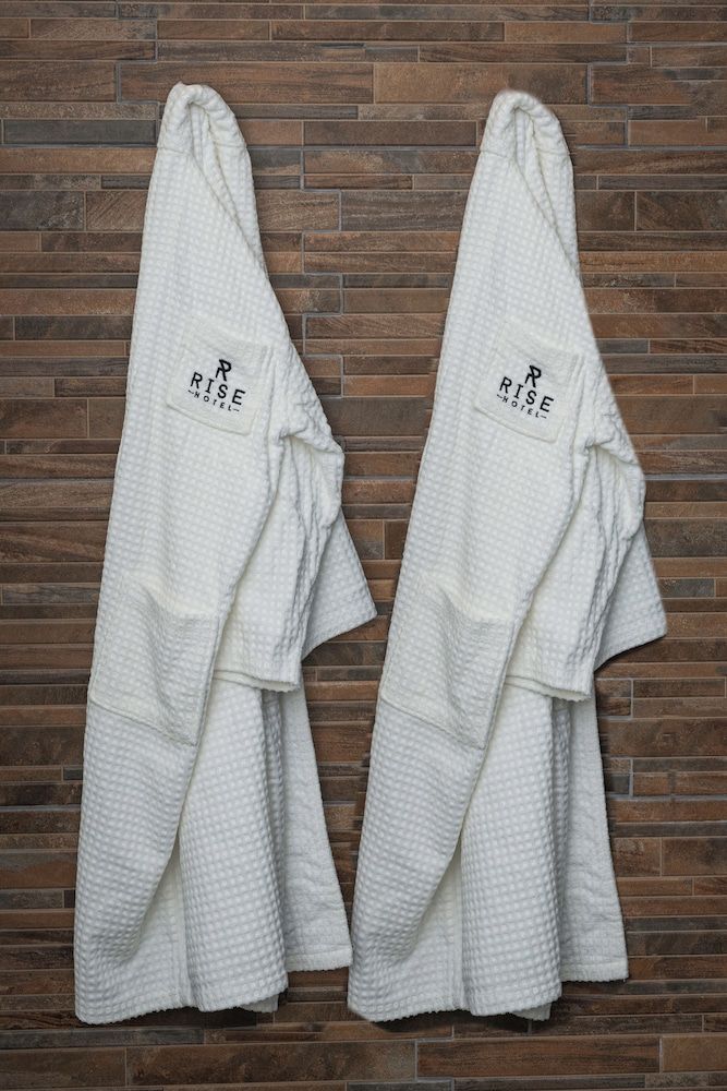 Rise Urban Art Hotel Senior Suite 9