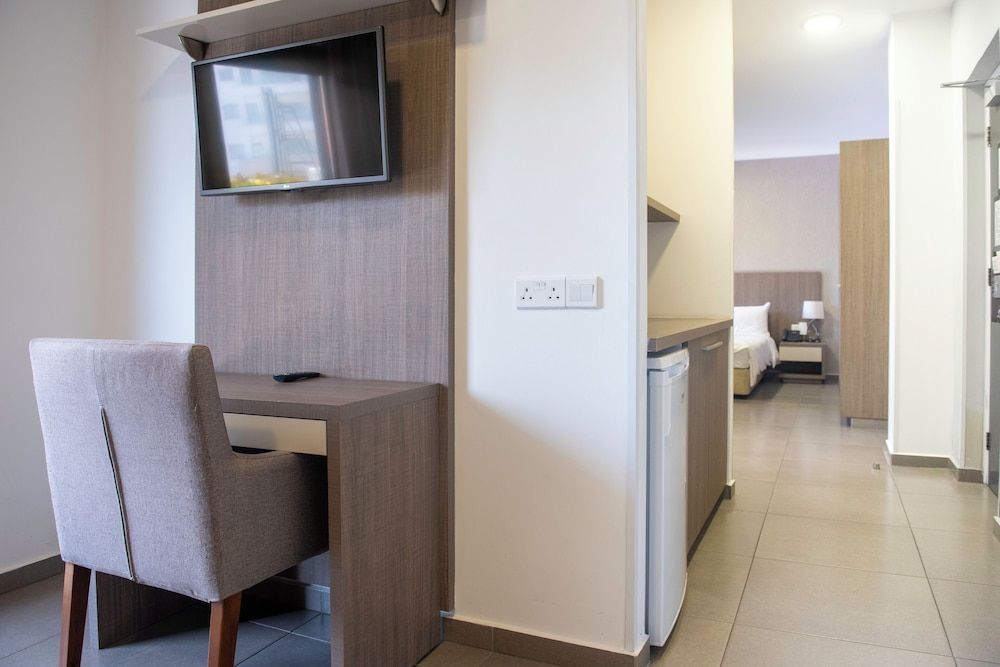 Rise Urban Art Hotel Senior Suite 15