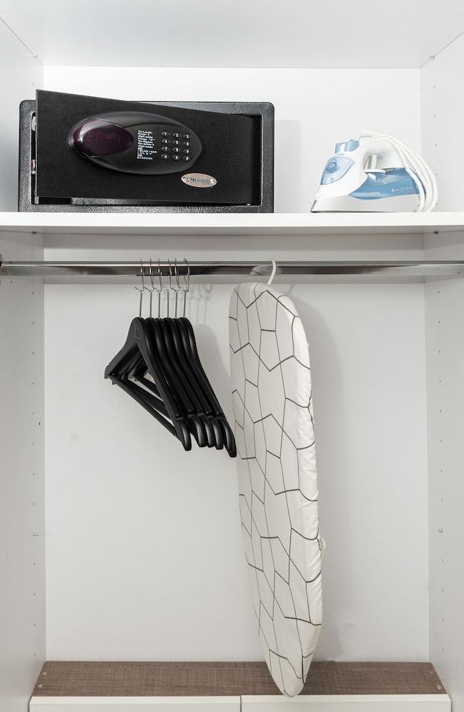 Rise Urban Art Hotel Senior Suite 7