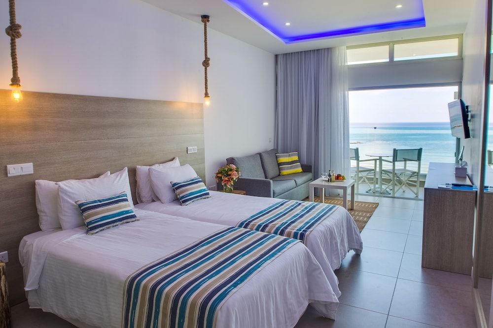 Island Boutique Hotel Standard Room, Sea View 3