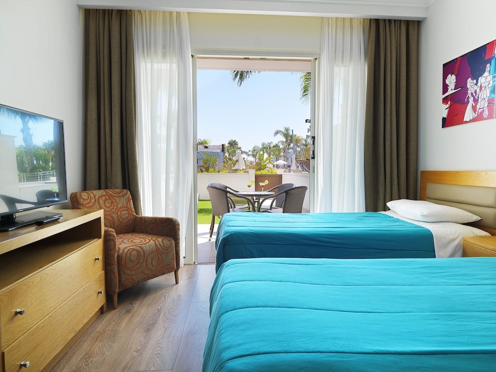 Family Suite, Courtyard View (Private Garden)