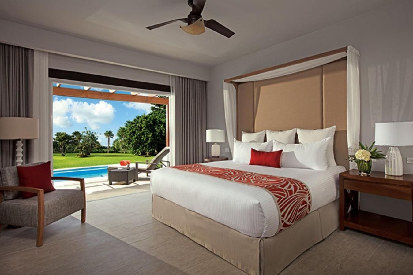 Preferred Club Swim Up Suite King Bed - All Inclusive