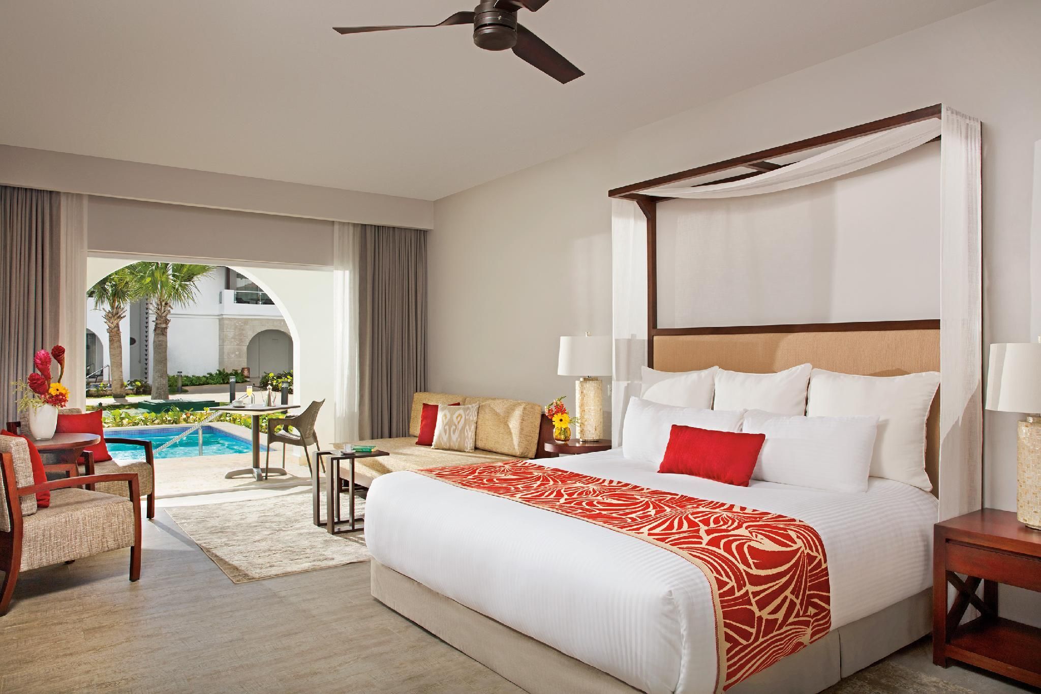 Preferred Club Deluxe Swim up Double Bed - All Inclusive