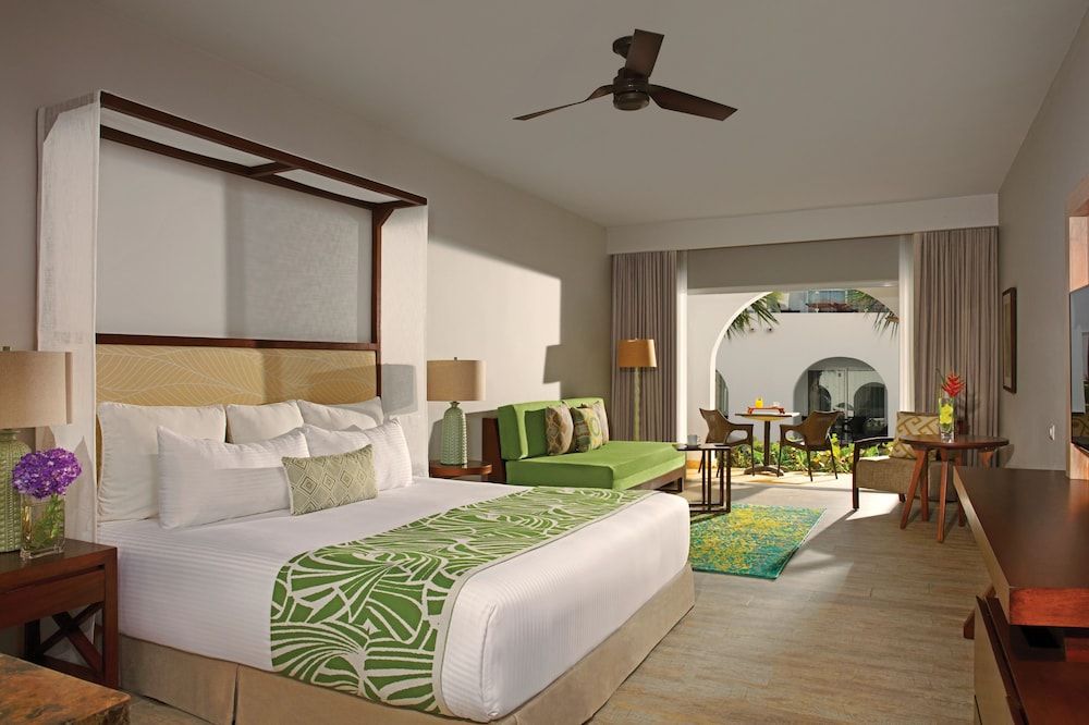 Deluxe Suite Tropical View