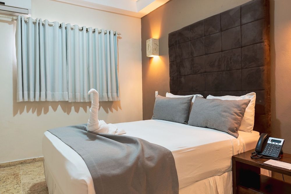 Hotel Silvestre Basic Room, 1 Queen Bed, Garden View 4