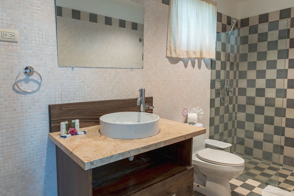 Hotel Silvestre Basic Room, 1 Queen Bed, Garden View 7