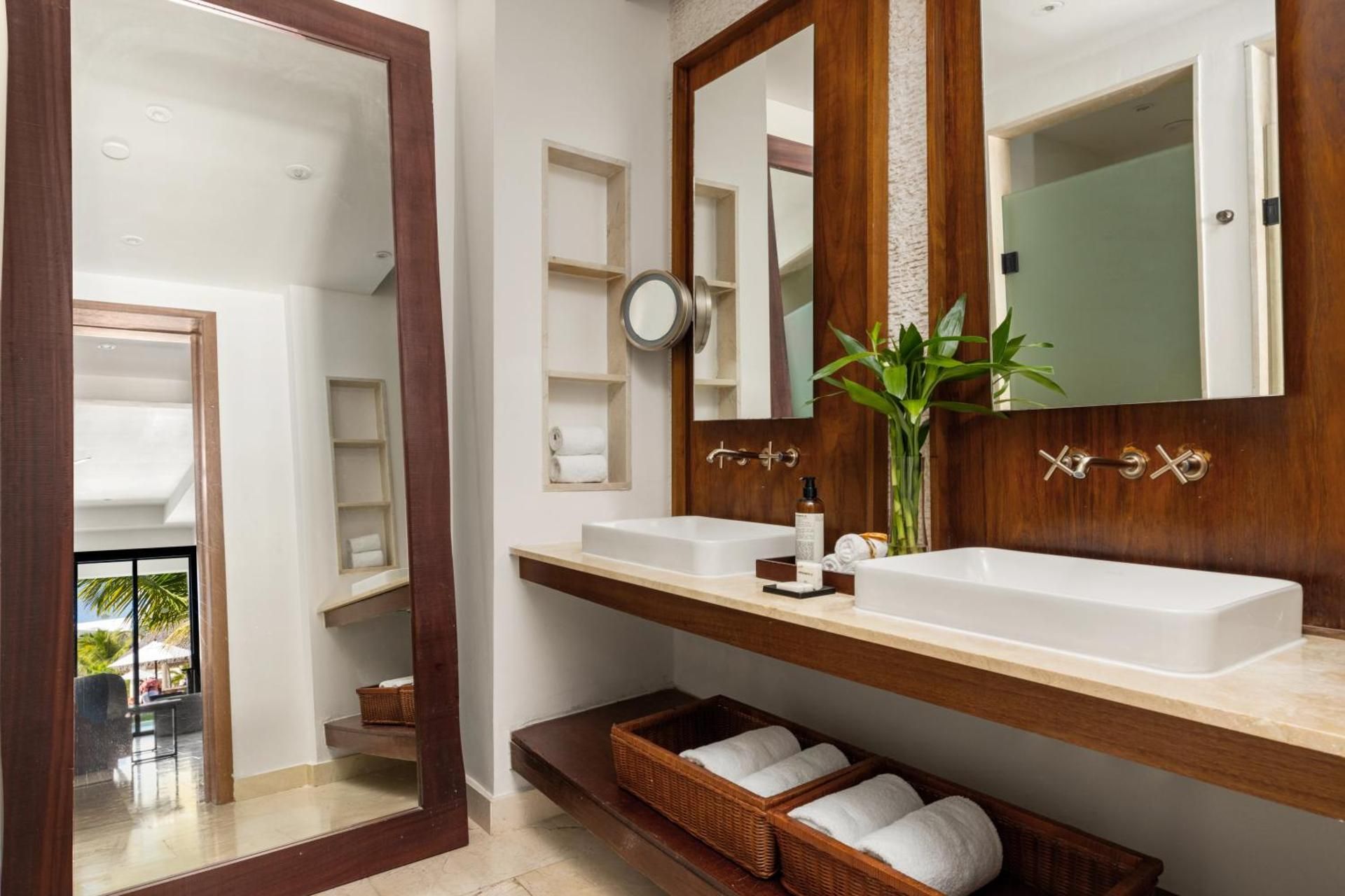 Preferred Club Junior Suite Swim Out Double Beds - All Inclusive
