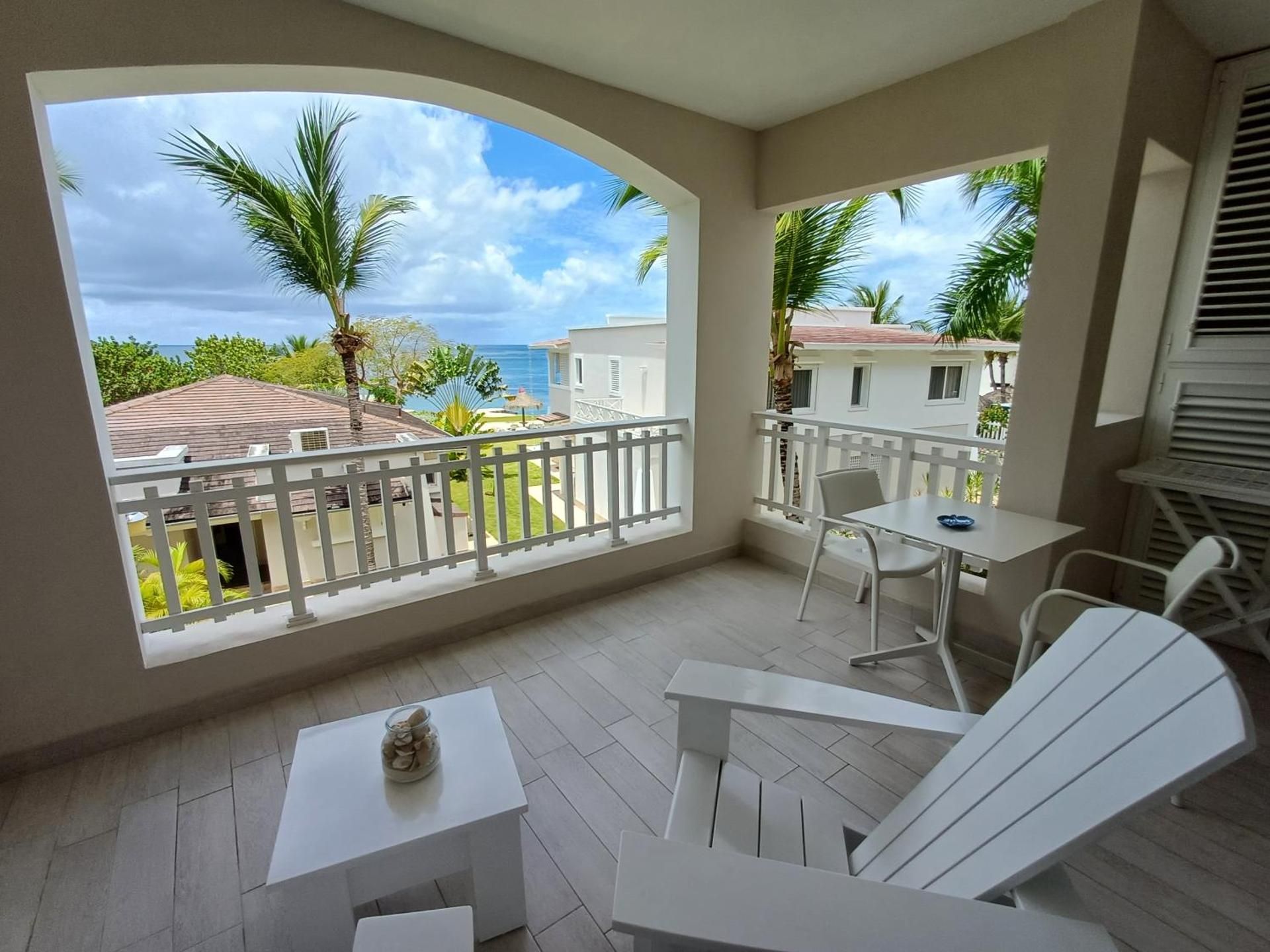 TRACADERO Beach Club and Holidays Rentals Suite with Sea View