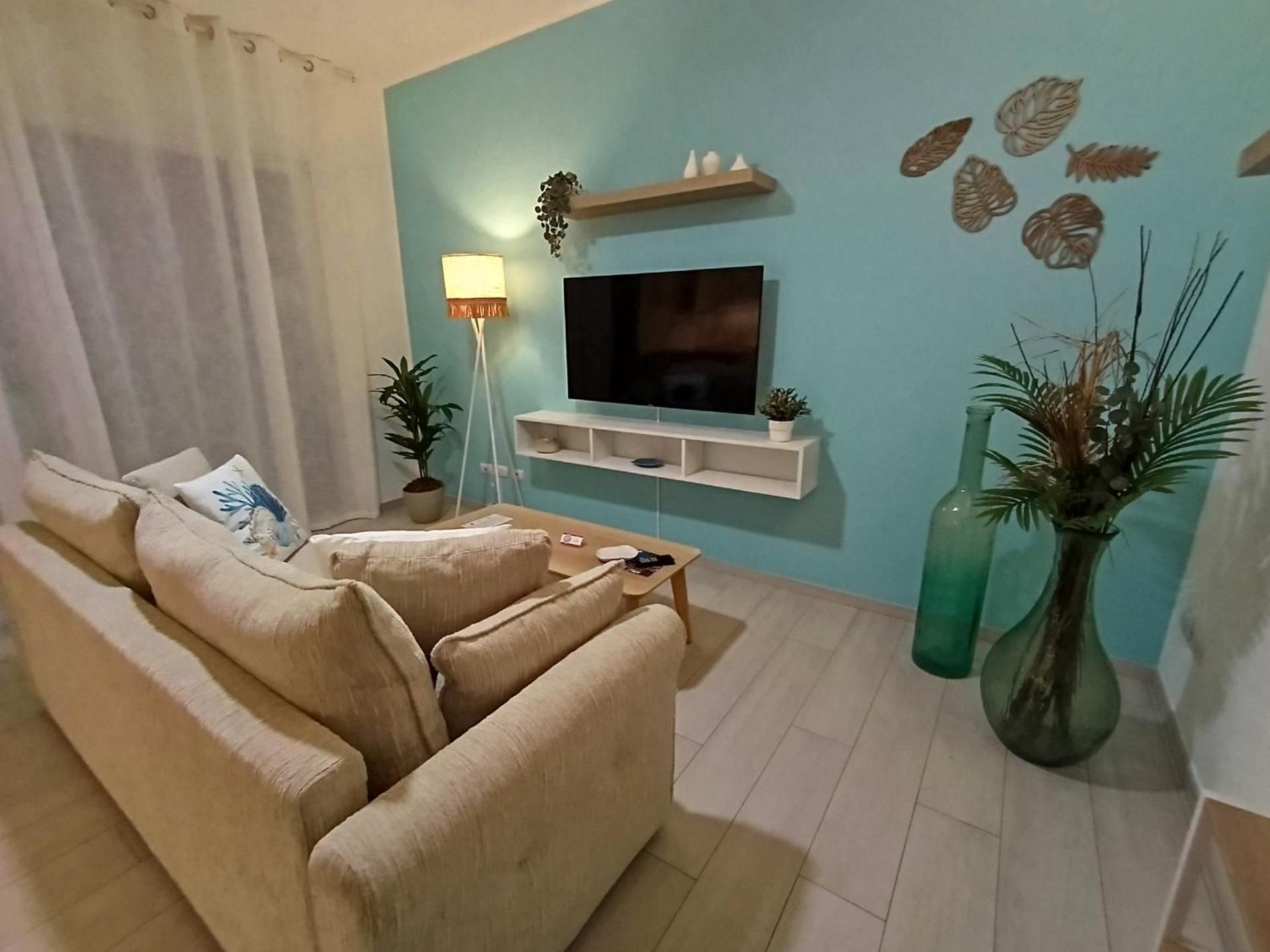 TRACADERO Beach Club and Holidays Rentals Suite 295