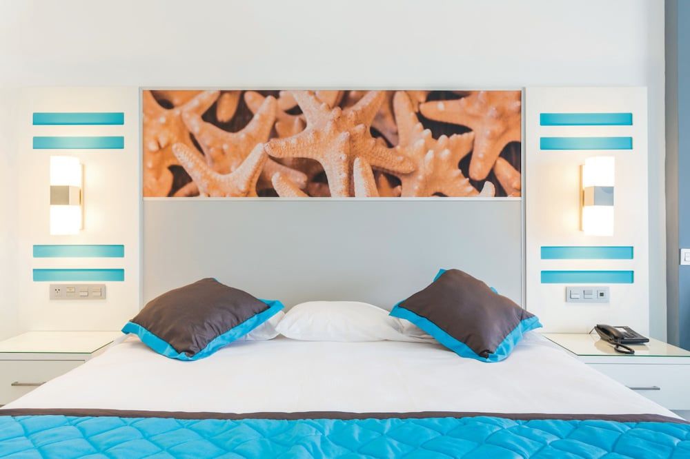 Double Room, Partial Ocean View (L)