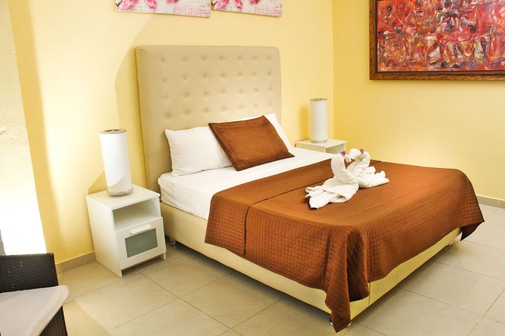 Suite, 1 Bedroom, Partial Ocean View