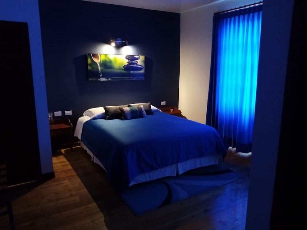 Hotel Casa Ecuatreasures Centro Histórico Superior Room, City View (Water) 2