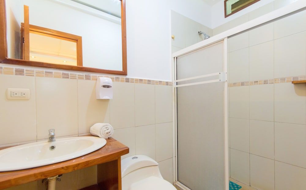 Twin Hotel Galapagos Standard King Room Garden View 8