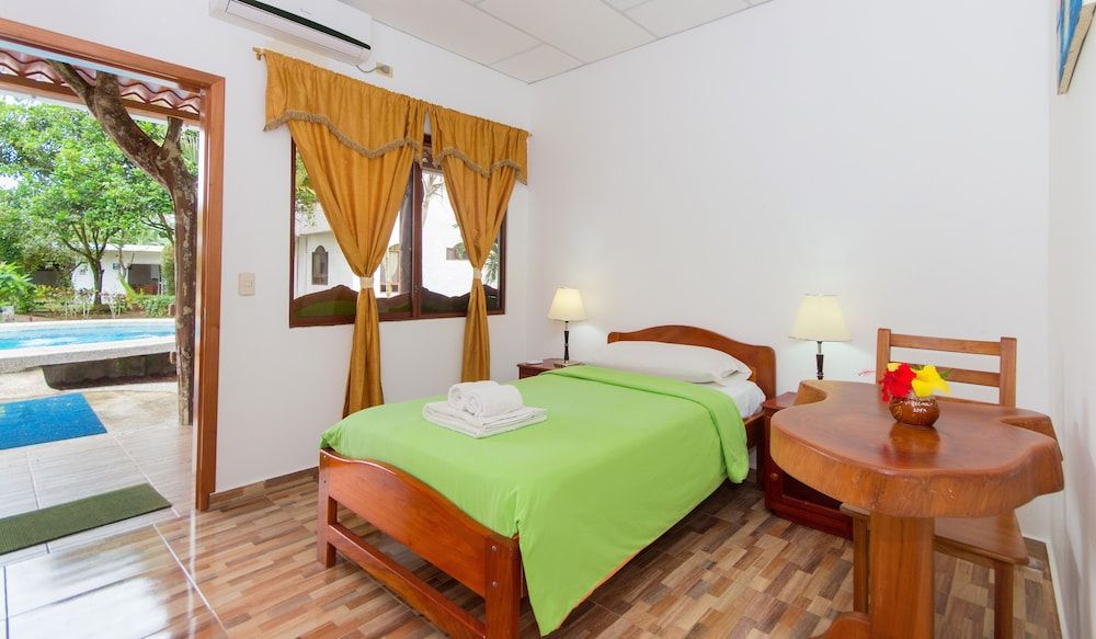 Twin Hotel Galapagos Standard King Room Garden View 4