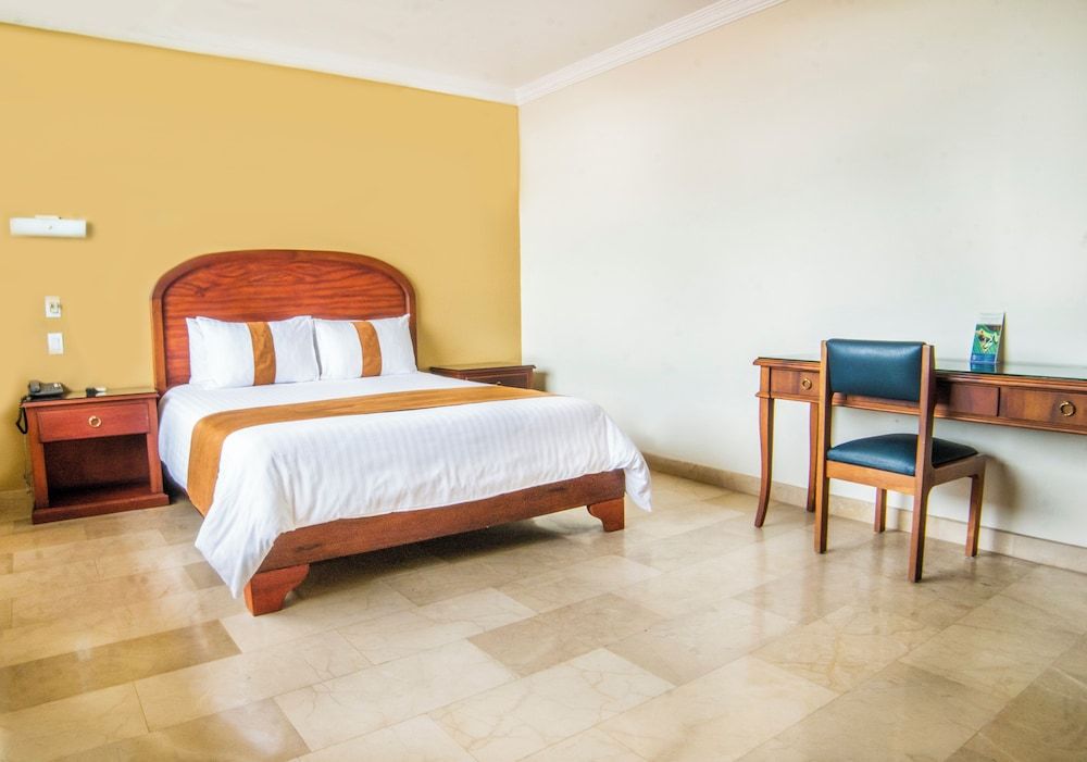 Gran Hotel de Lago - Lago Agrio Deluxe Apartment