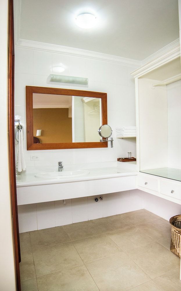 Gran Hotel de Lago - Lago Agrio Premium Suite, 1 King Bed 3