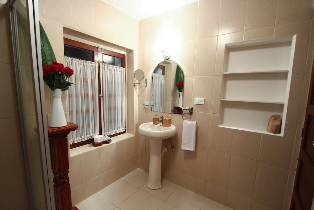 Hotel + Arte Comfort Studio Suite, 1 Bedroom, Ensuite 3