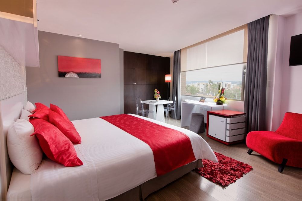 Rioné Hotel Boutique Suite, 1 King Bed, Hot Tub, City View 3