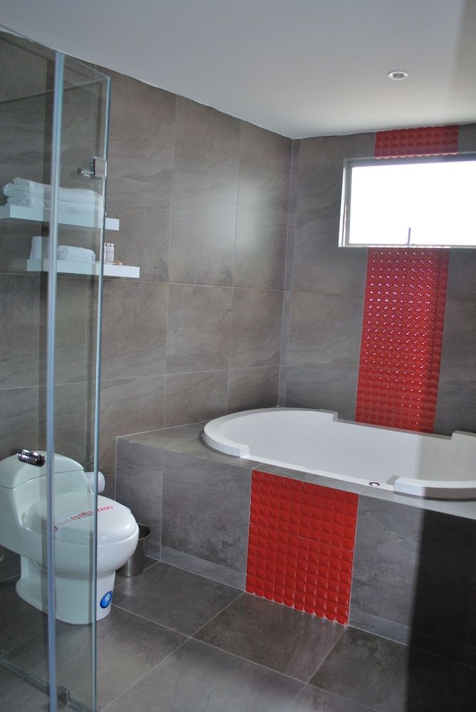 Rioné Hotel Boutique Suite, 1 King Bed, Hot Tub, City View 6