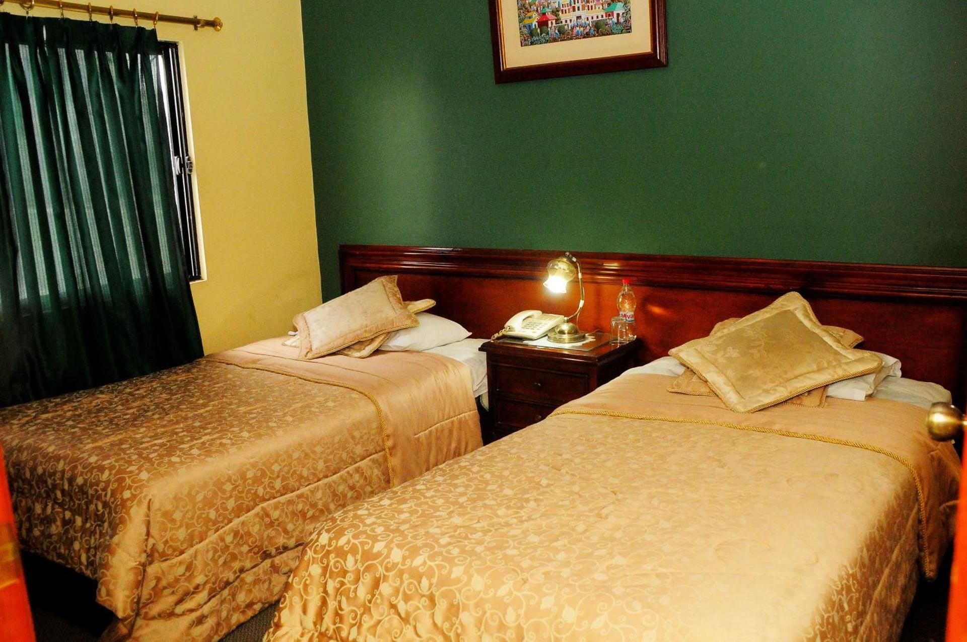 Standard Queen Room