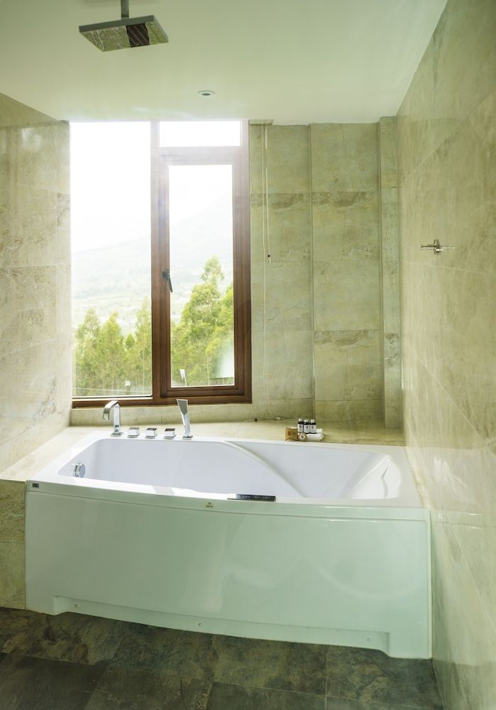 Medina del Lago Junior Suite 8