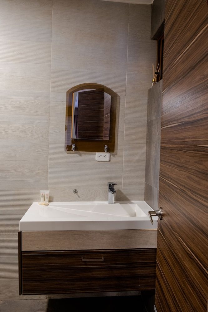 Hotel Santiago de Compostella Suites Quadruple Room 11